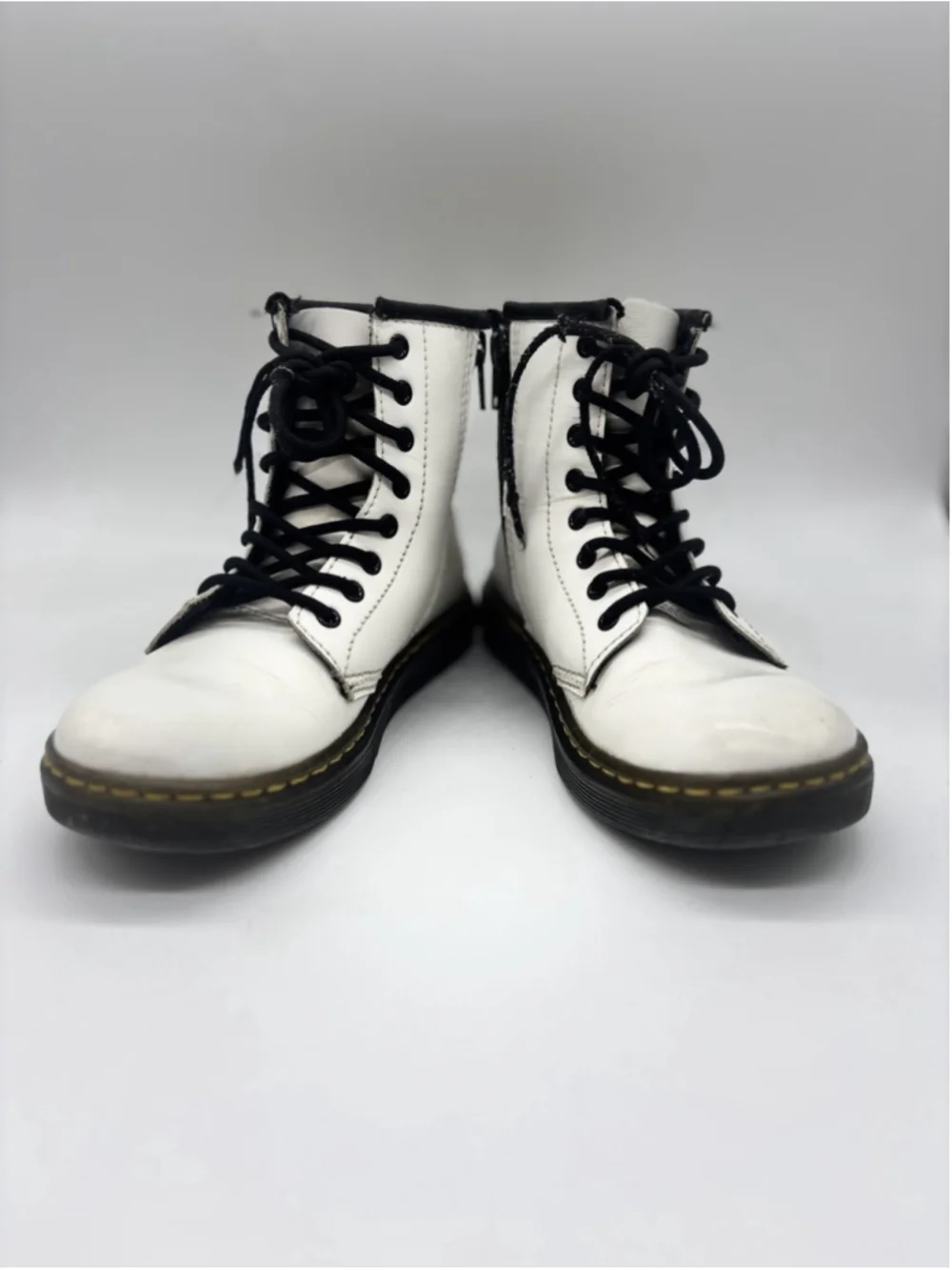 Doc Dr. Martens Girls Zavala J AW004 Lace Up Combat Boot White Size 2 Youth